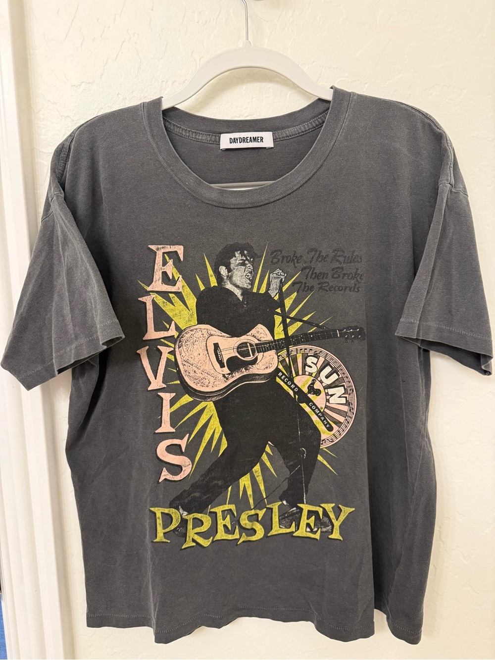 Daydreamer dark Grey Graphic Band OVERSIZED Tee - Elvis Presley Print. XS.